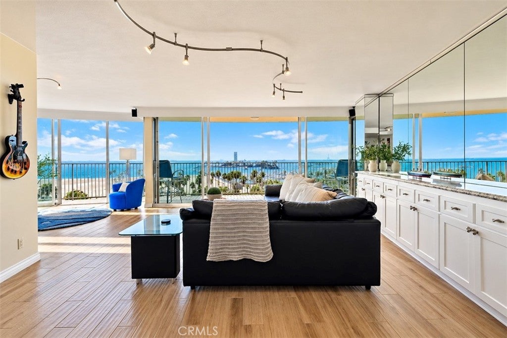 700 E Ocean Boulevard 1206