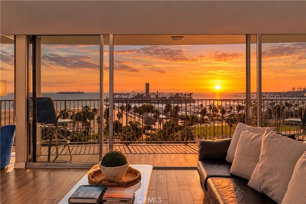 700 E Ocean Boulevard 1206