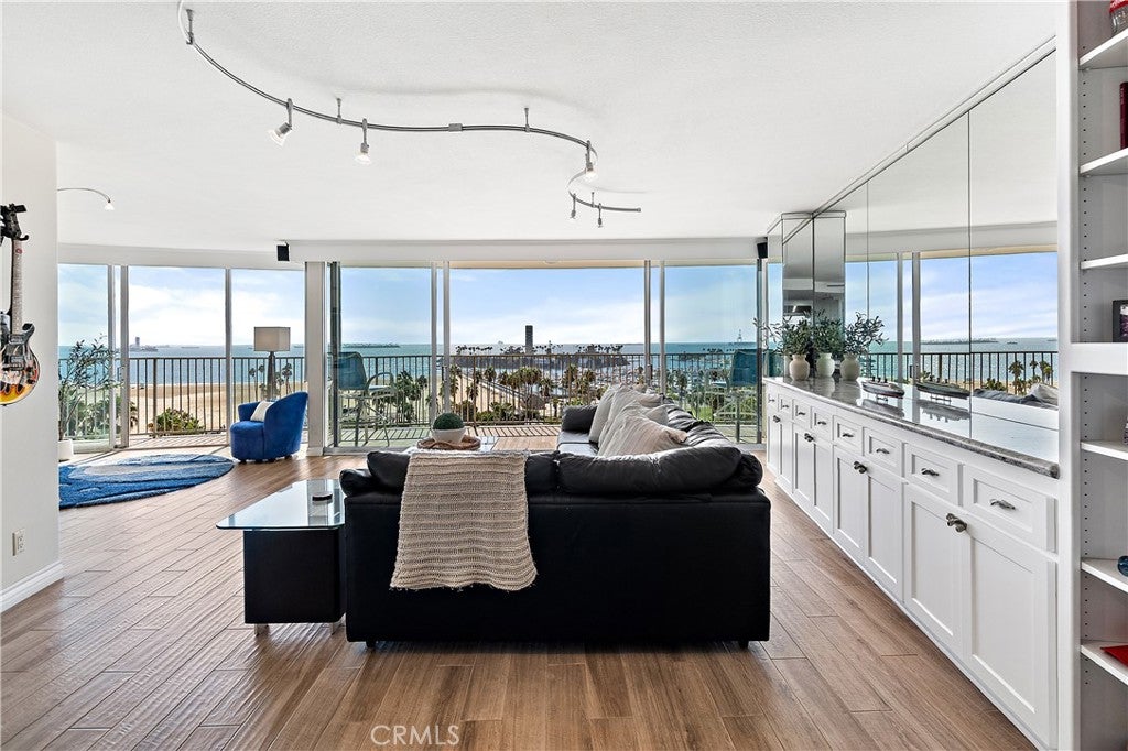700 E Ocean Boulevard 1206