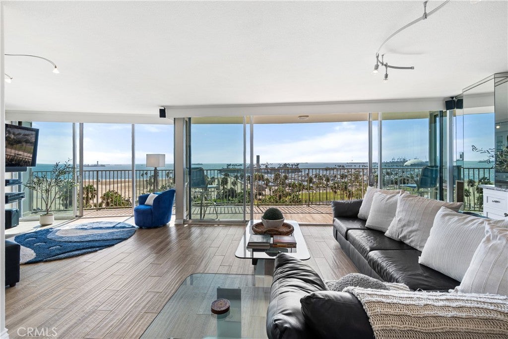 700 E Ocean Boulevard 1206