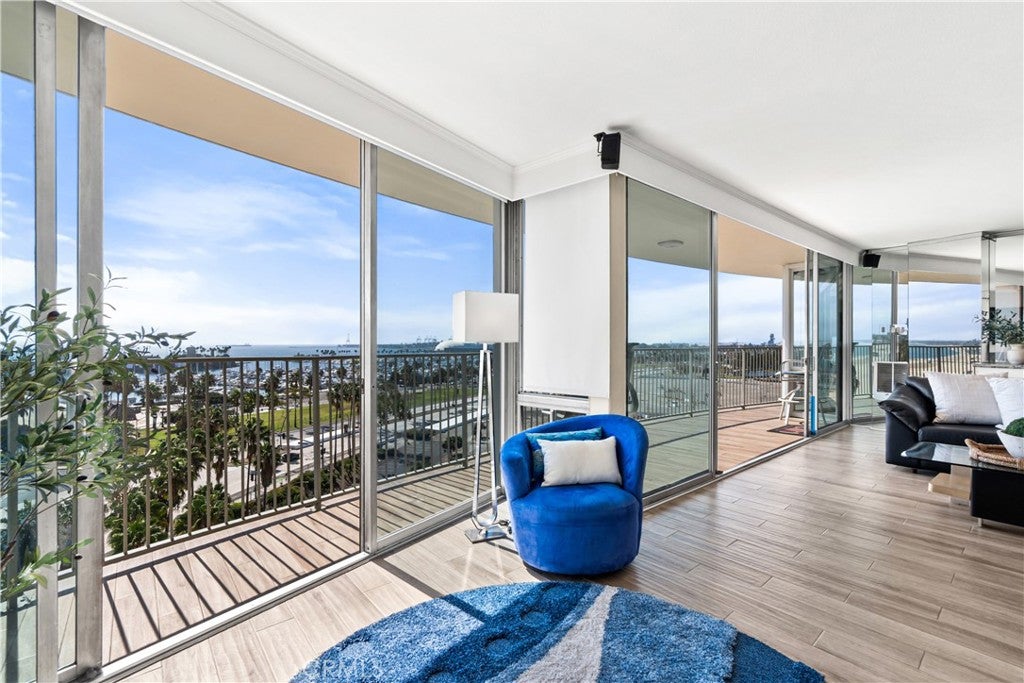 700 E Ocean Boulevard 1206