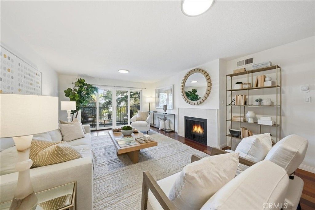 Photo of 222 7th Street #202, Santa Monica, CA 90402 (MLS # SB26060966)