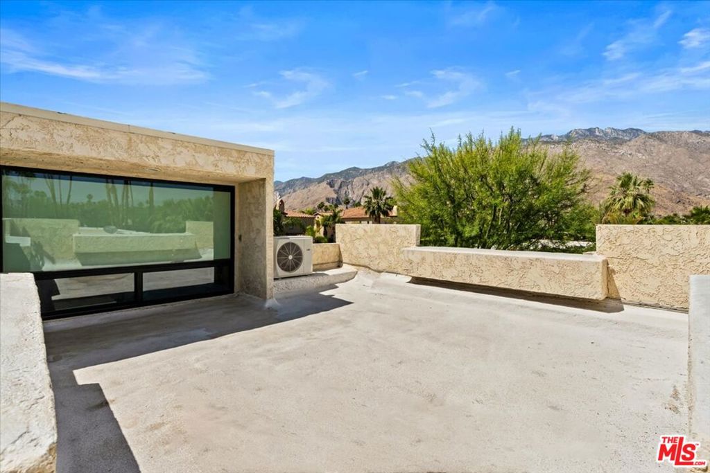 426 N Hermosa Drive
