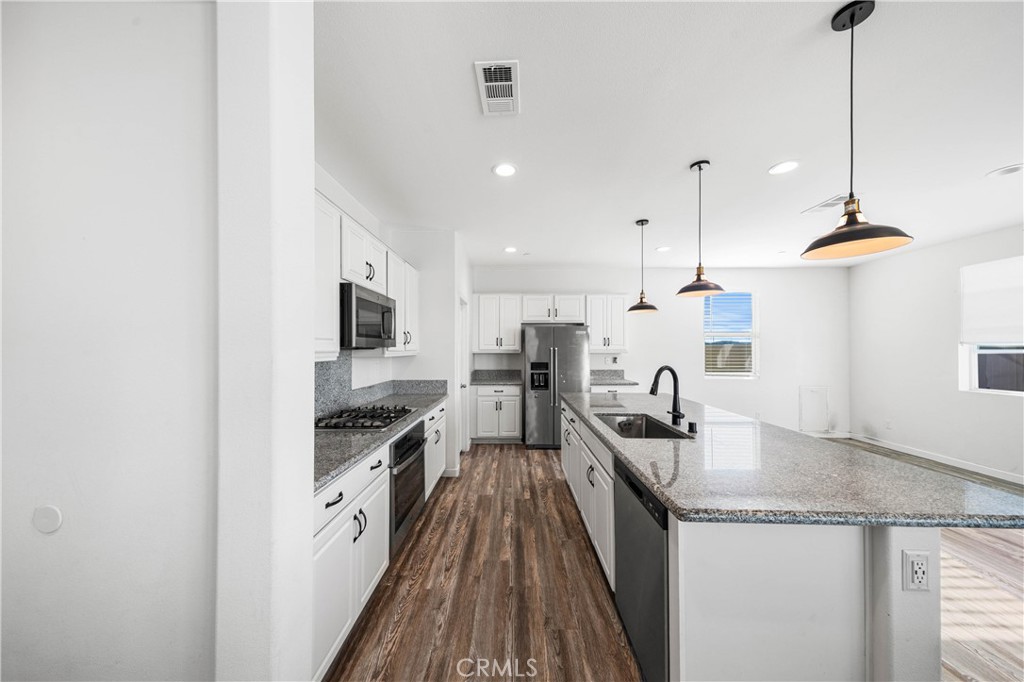 39225 Aristida Street