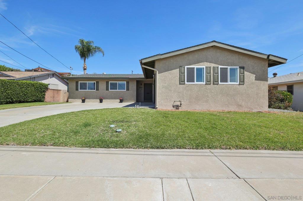 8374 Lake Gaby Ave
