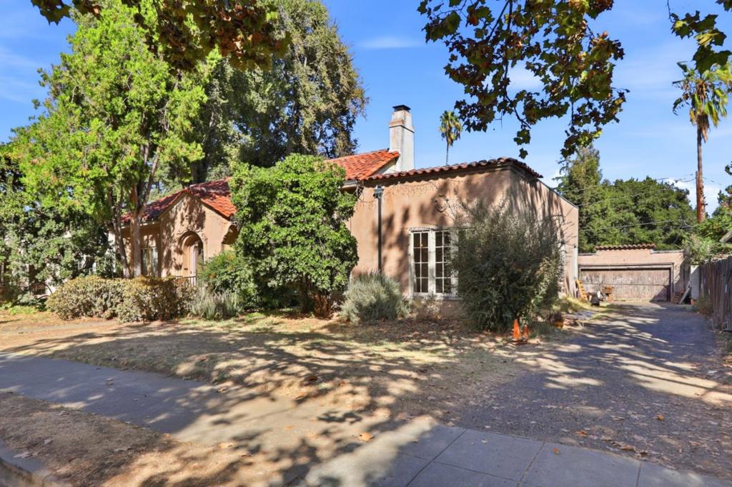 670 S 15th Street