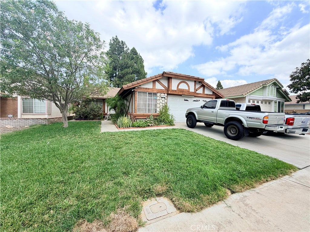 14394 Hillcrest