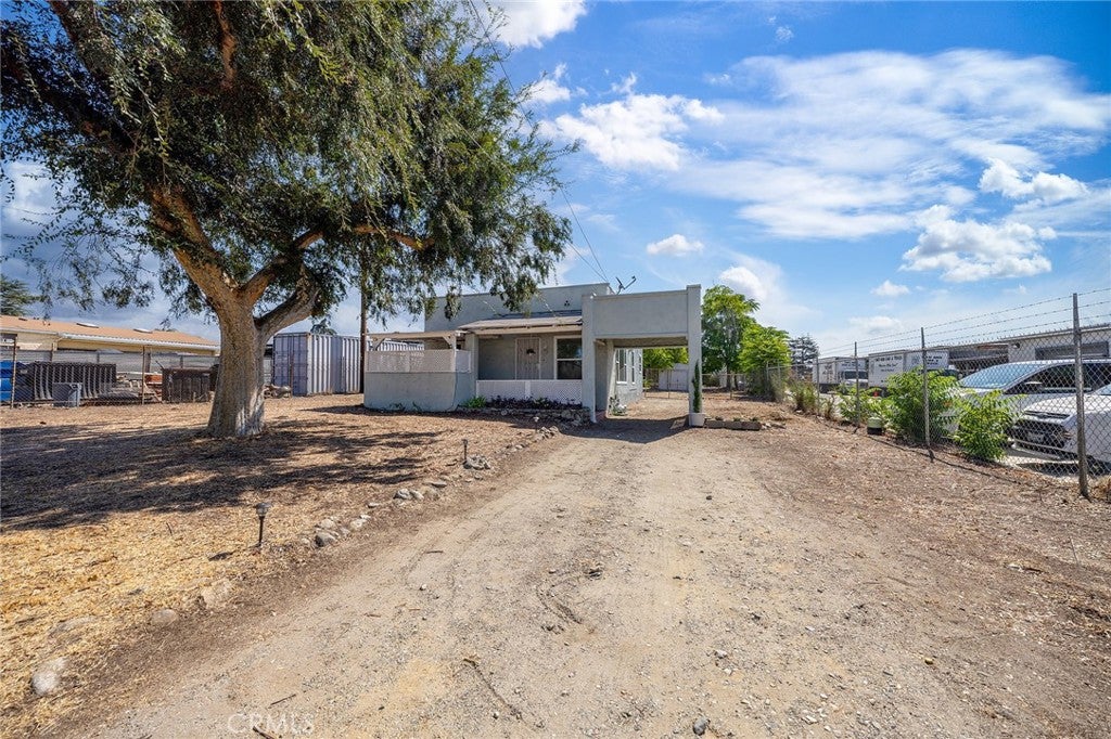 28 S Vista Place