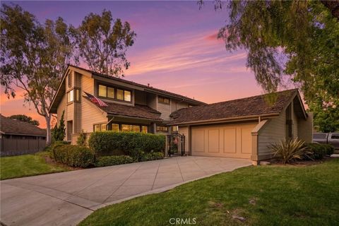 Photo of 49 Pinewood #25, Irvine, CA 92604 (MLS # OC26068226)