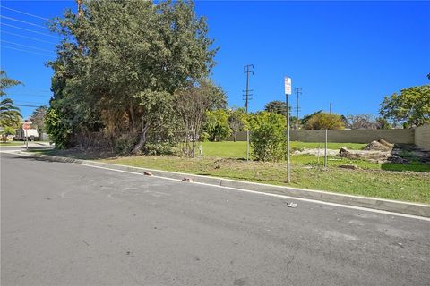 Photo of 658 E Francisquito Ave, West Covina, CA 91790 (MLS # WS26043897)