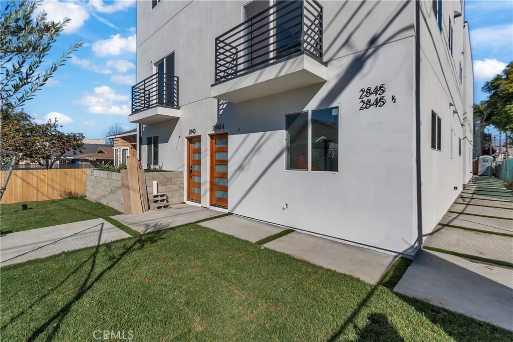 2843 Folsom