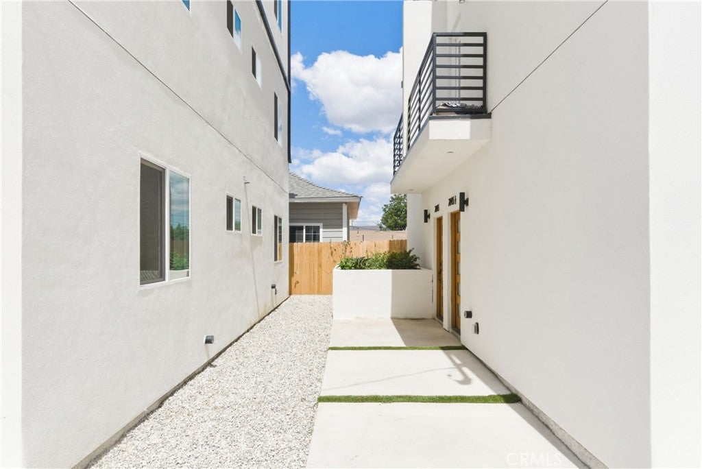 2843 Folsom