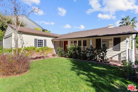 Photo of 2258 Moreno Drive, Los Angeles, CA 90039 (MLS # 26634637)