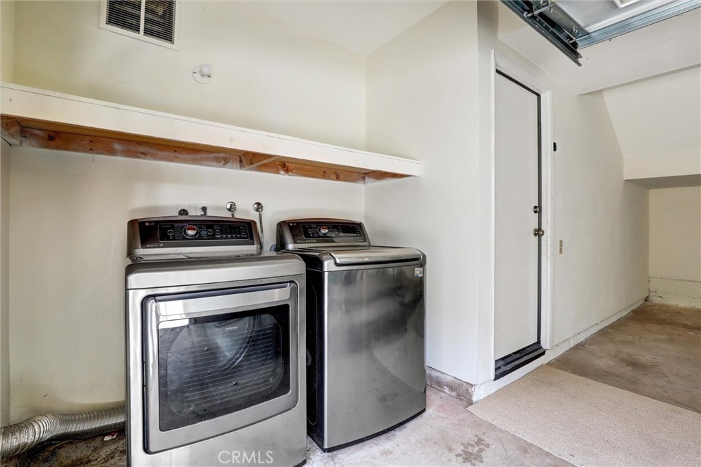 Ridge Townhomes Peters (RP) - Residential Lease