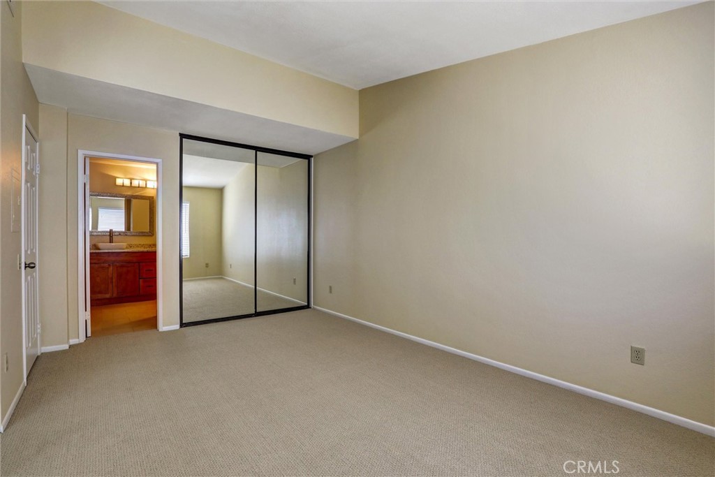 Ridge Townhomes Peters (RP) - Residential Lease