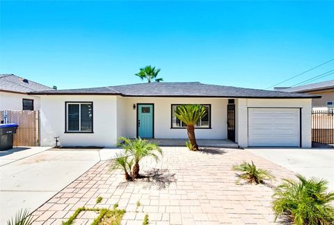 Photo of 139 N Tahquitz Ave, Hemet, CA 92543 (MLS # SW25248610)