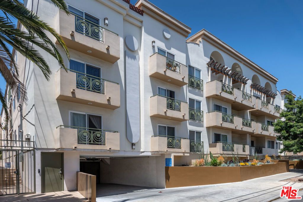 Photo of 1353 N Fuller Avenue #PH7, Los Angeles, CA 90046 (MLS # 26638309)