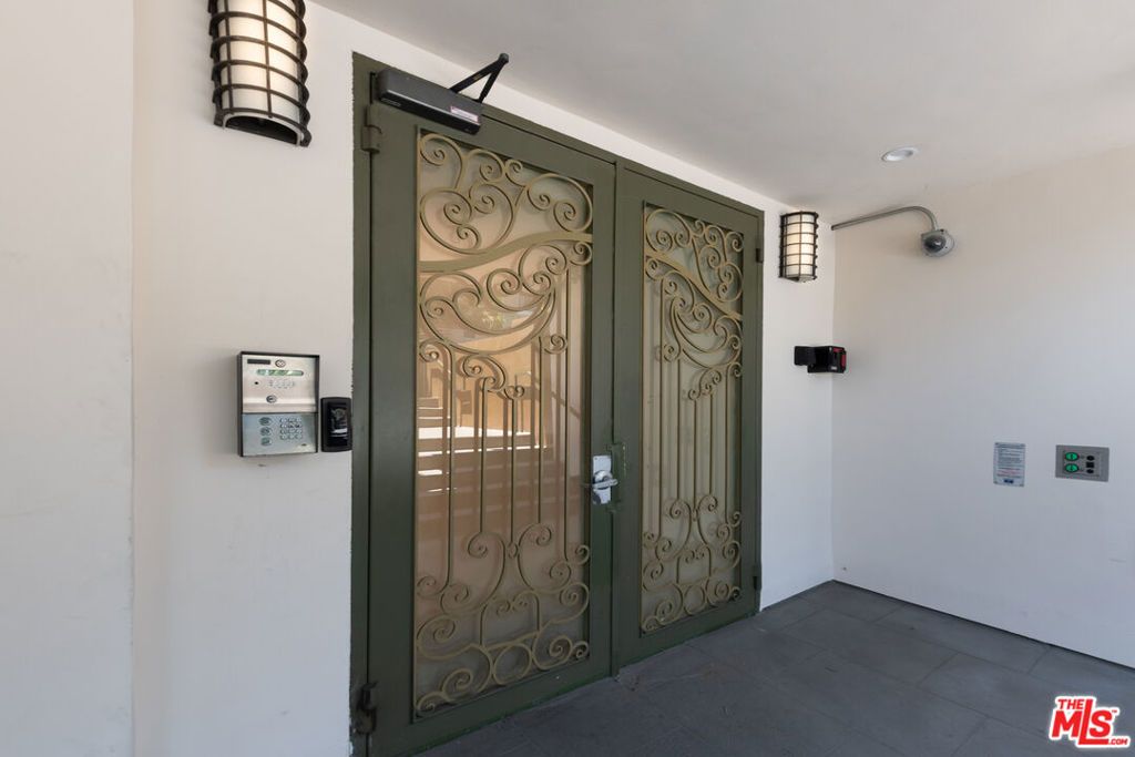 Photo of 1353 N Fuller Avenue #PH7, Los Angeles, CA 90046 (MLS # 26638309)