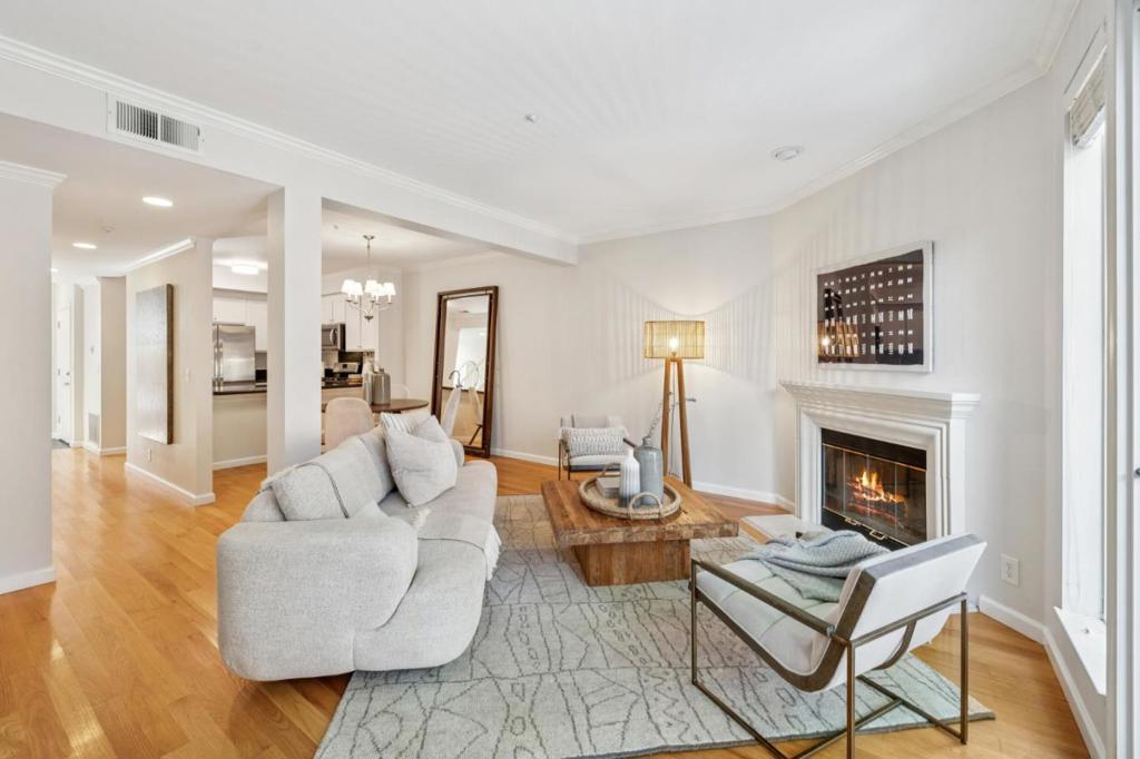 600 Willow Road 6