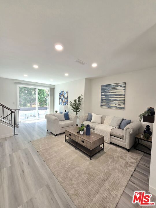 10976 1/2 National Boulevard