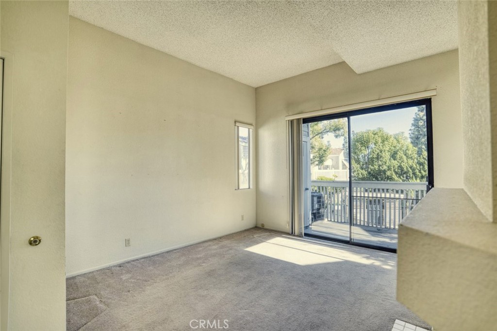 4900 N Grand Avenue 212