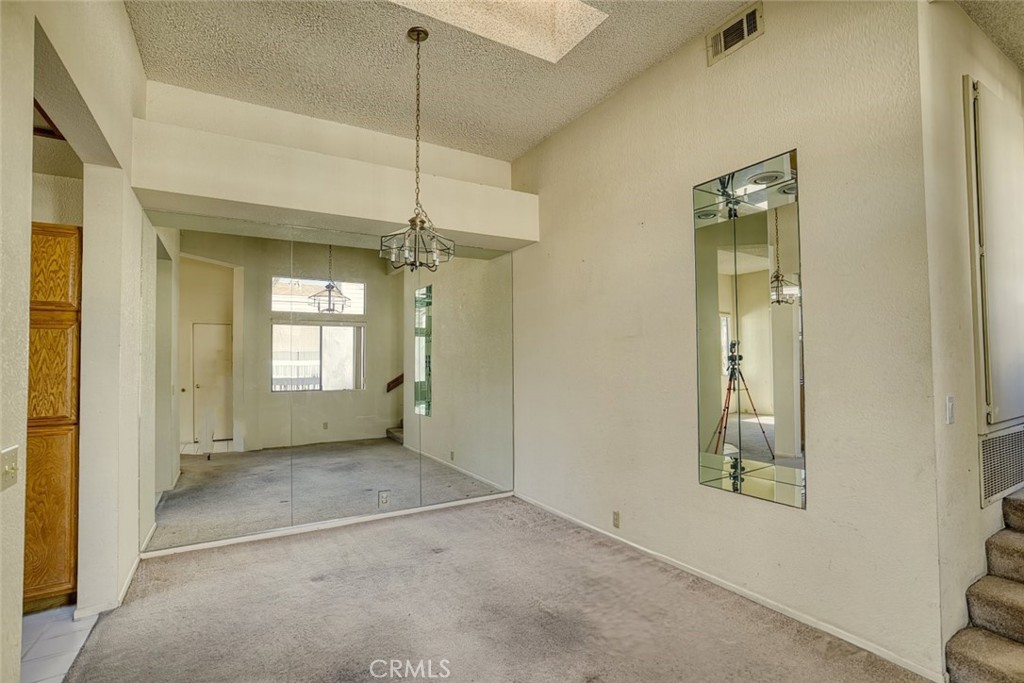 4900 N Grand Avenue 212