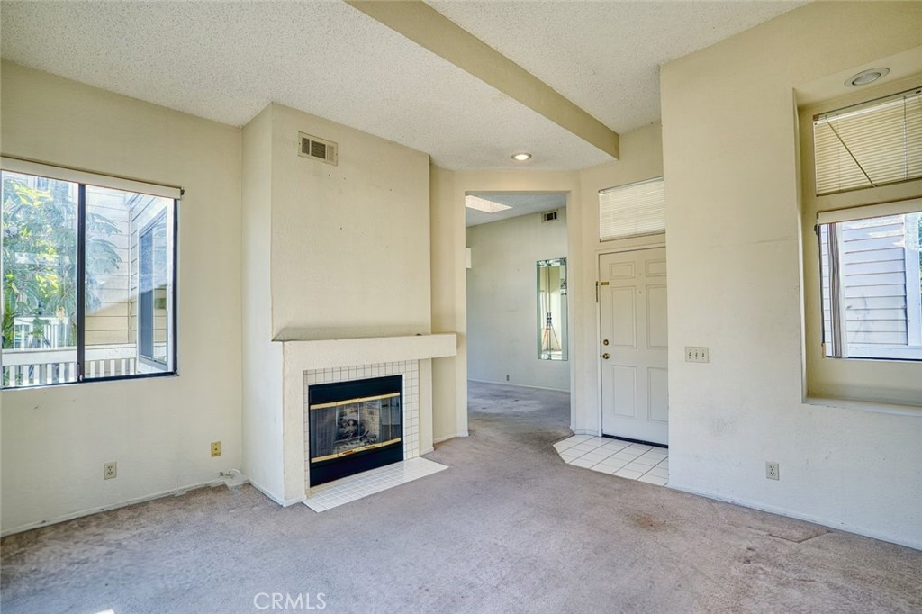 4900 N Grand Avenue 212