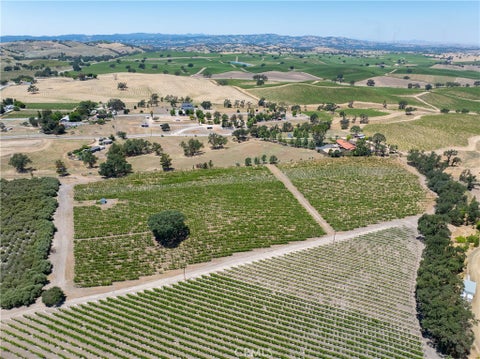 Tiny photo for 175 White Hawk LN, Templeton, CA 93465 (MLS # NS26116303)