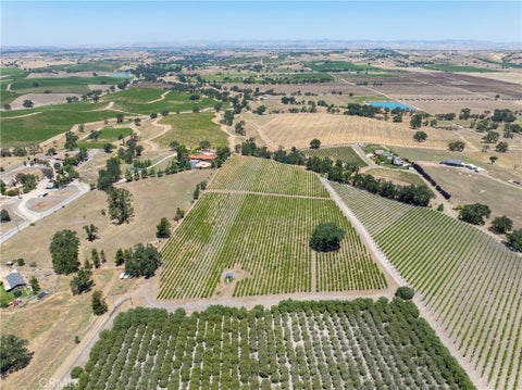Tiny photo for 175 White Hawk LN, Templeton, CA 93465 (MLS # NS26116303)