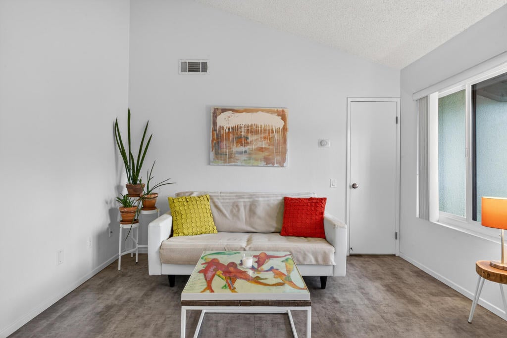 1150 E Amado Road 8c2