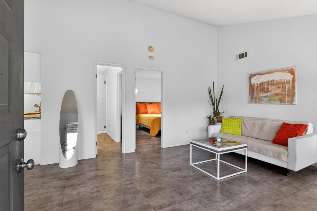 1150 E Amado Road 8c2