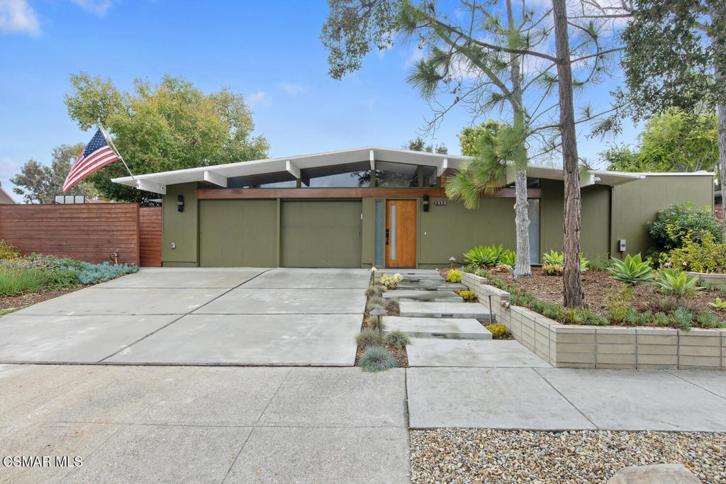 1553 Stoddard Avenue