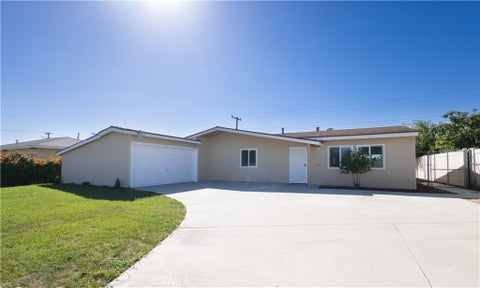 Photo of 329 Hawthorne ST, Rialto, CA 92376 (MLS # PW26206066)