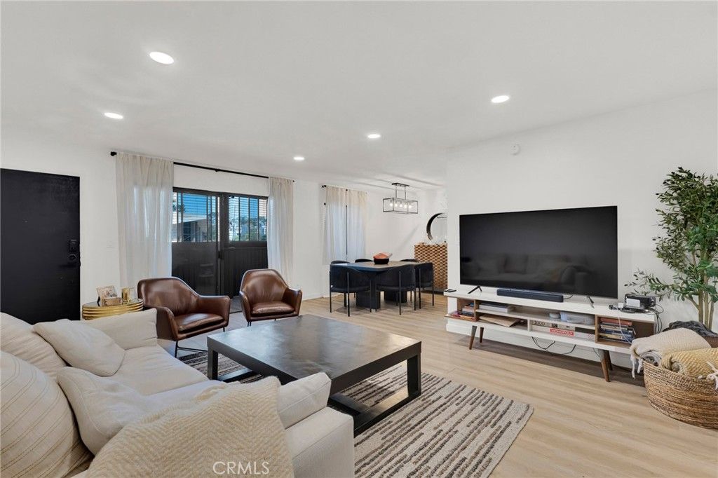 Photo of 5530 Thornburn Street #102, Los Angeles, CA 90045 (MLS # SR25180756)