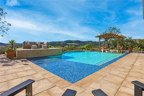 8 Cadencia Street Rancho Mission Viejo CA 92694