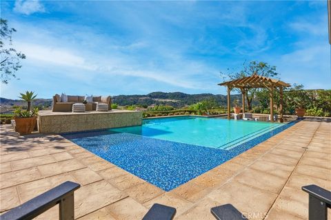 Photo of 8 Cadencia Street, Rancho Mission Viejo, CA 92694 (MLS # OC25243116)