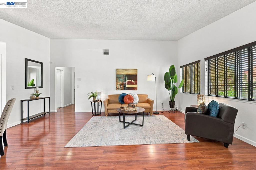 47 Raintree Ct 6