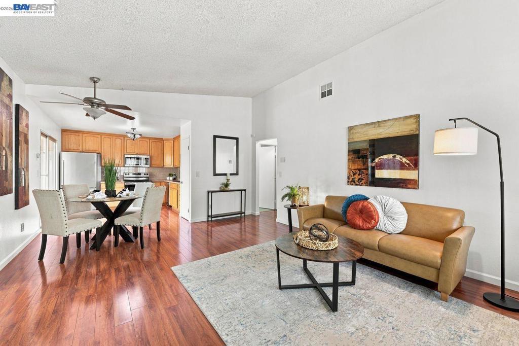 47 Raintree Ct 6