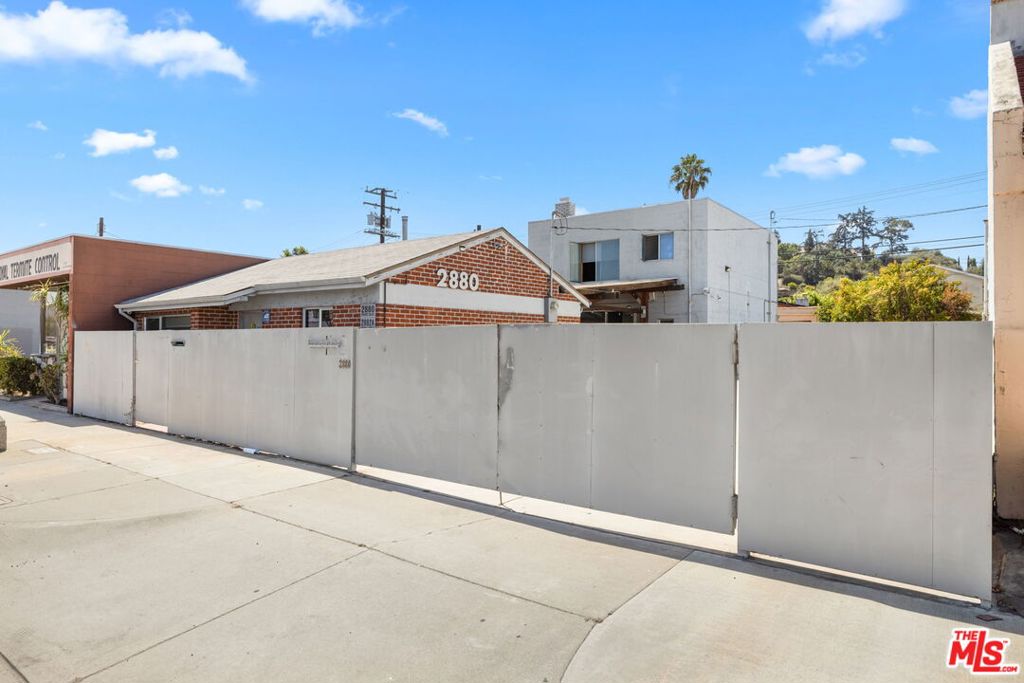 2880 W Valley Boulevard