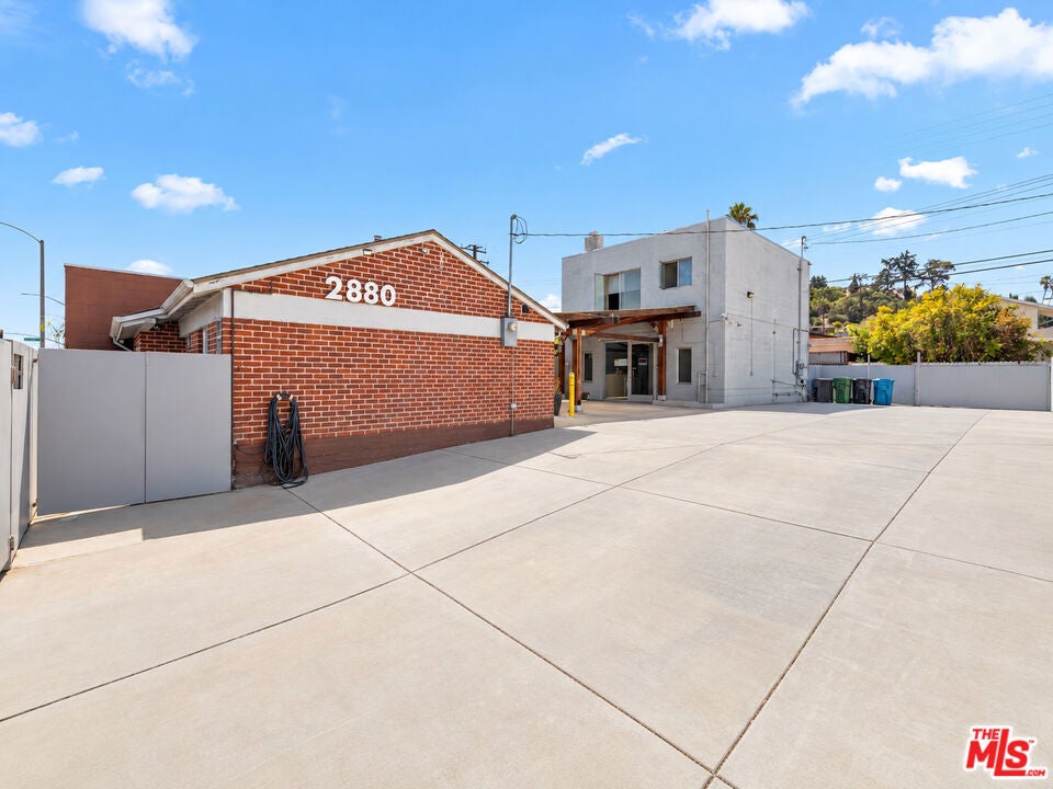2880 W Valley Boulevard