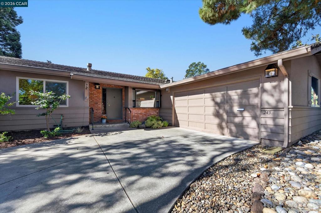 245 Pickering Pl