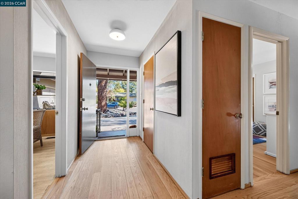 245 Pickering Pl