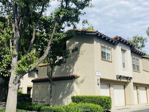 Photo of 4 Via Solaz, Rancho Santa Margarita, CA 92688 (MLS # CV26188512)
