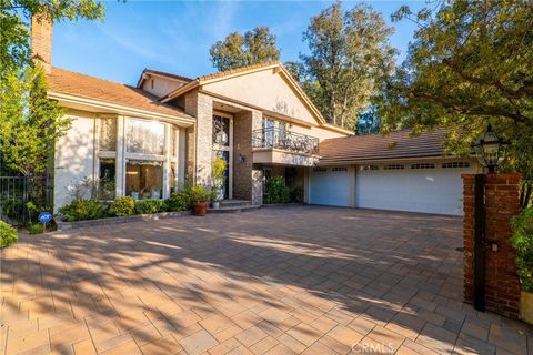 Photo of 4200 Gayle Drive, Tarzana, CA 91356 (MLS # SR26106260)