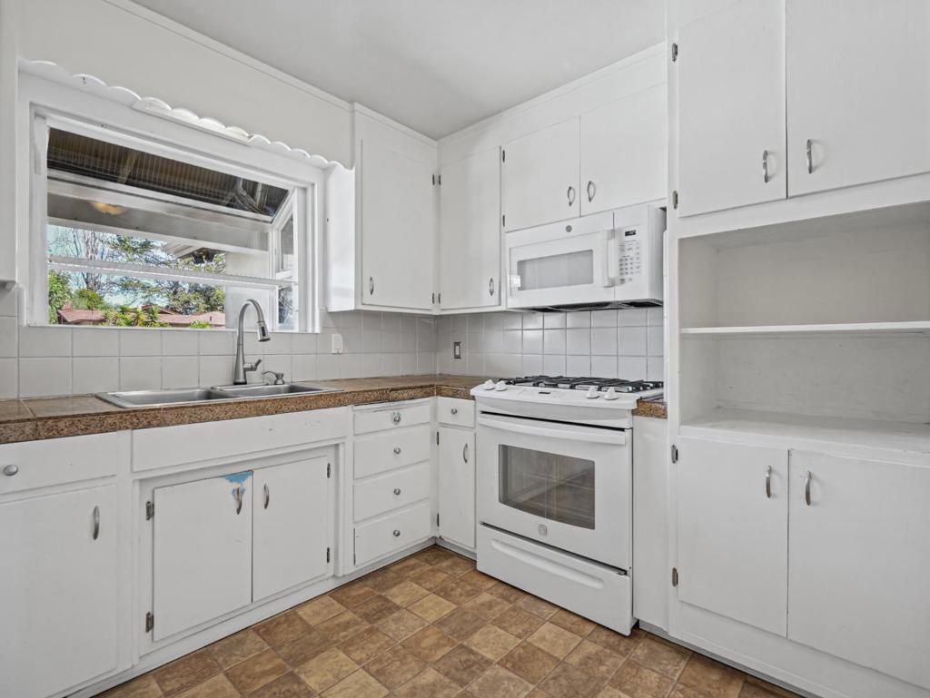 2143 Burr Court