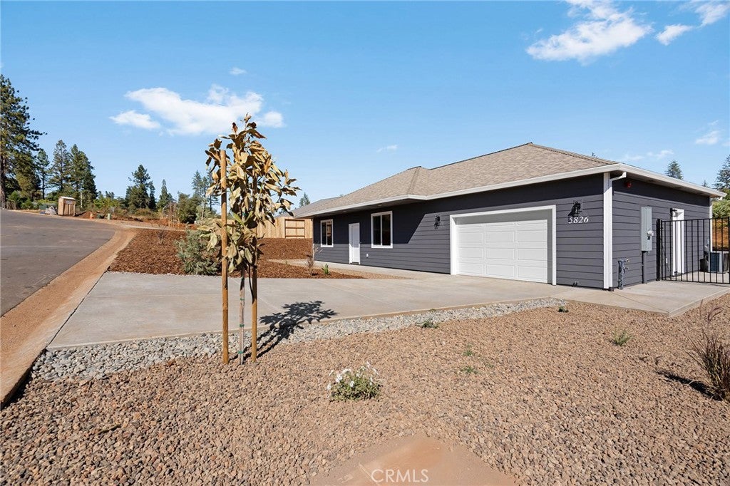 5826 Golden Oaks Road