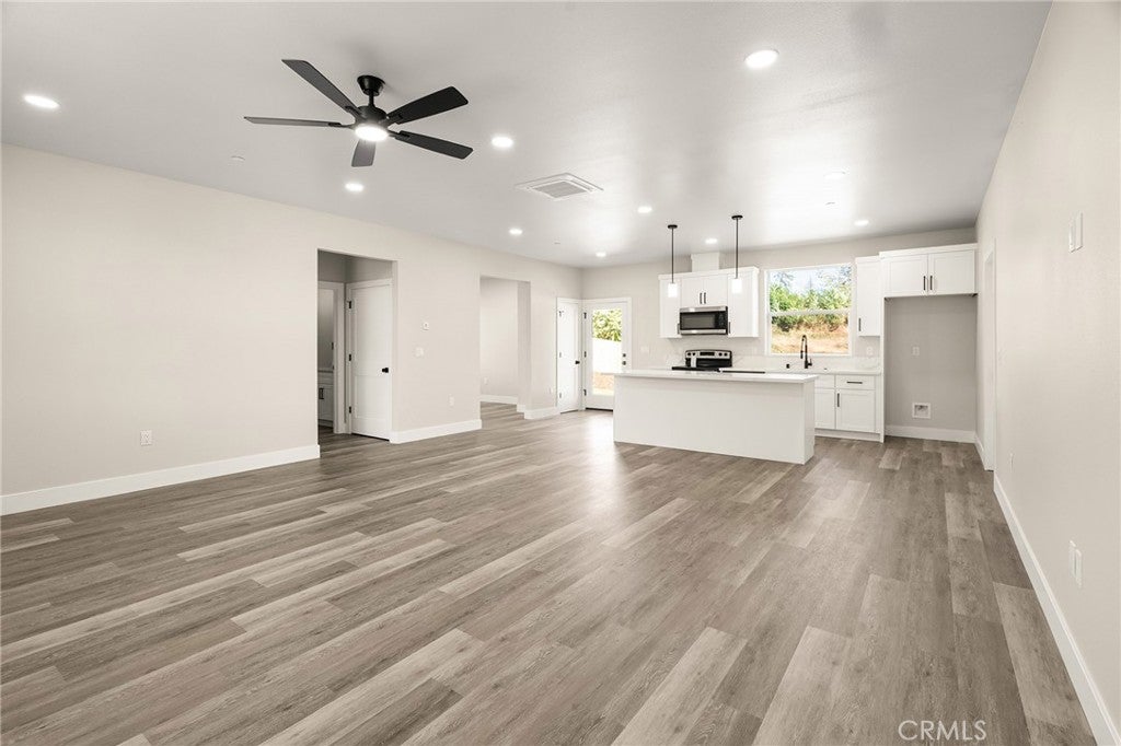 5826 Golden Oaks Road