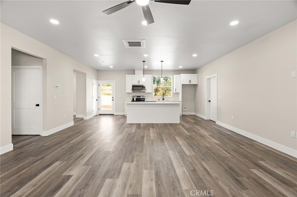 5826 Golden Oaks Road