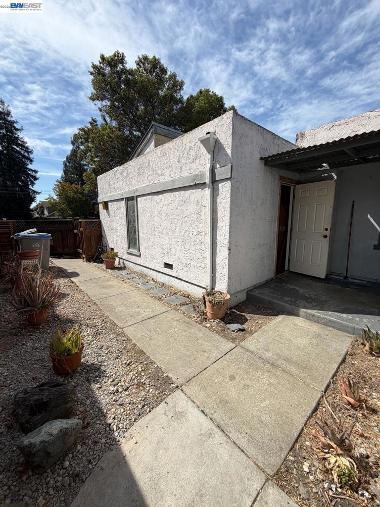 1066 N Capitol Ave