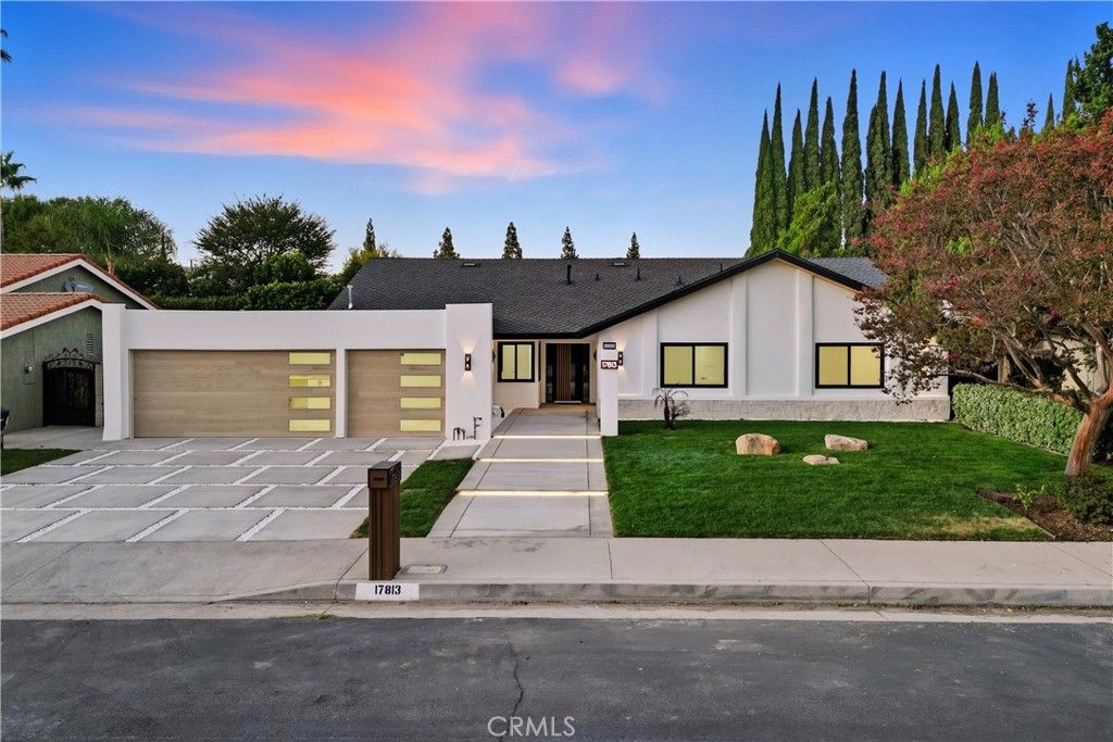 Photo of 17813 Lemarsh street St, Northridge, CA 91325 (MLS # SR25238585)
